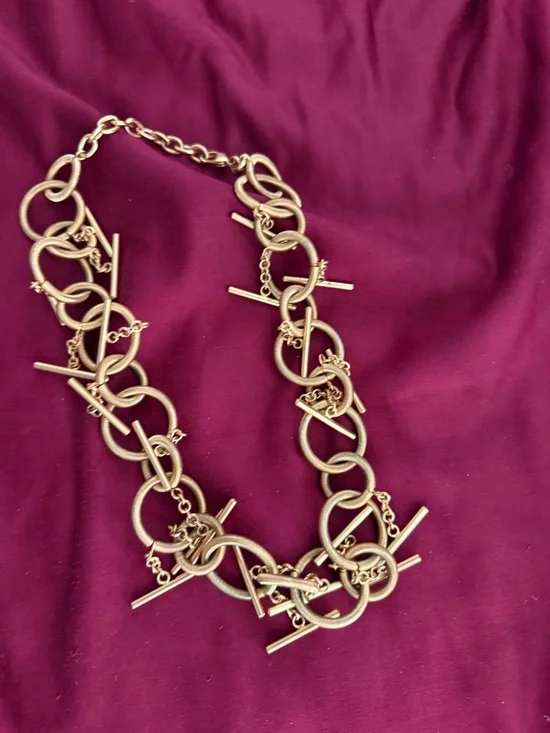 Gold Link Toggle Necklace - Women Jewelry - Picture 2 of 2